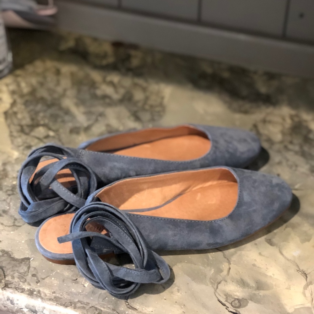 Madwell lace up flats.